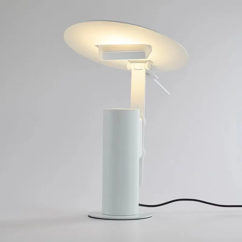 Lighting Decor Bedroom - مصباح طاولة LED حديث وإبداعي بتصميم